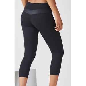 Fabletics - Provence Capri Leggings - Black